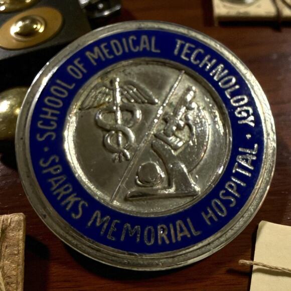 Vintage Sterling Sparks Memorial Hospital Medical Technology School Pin BP - Picture 1 of 2